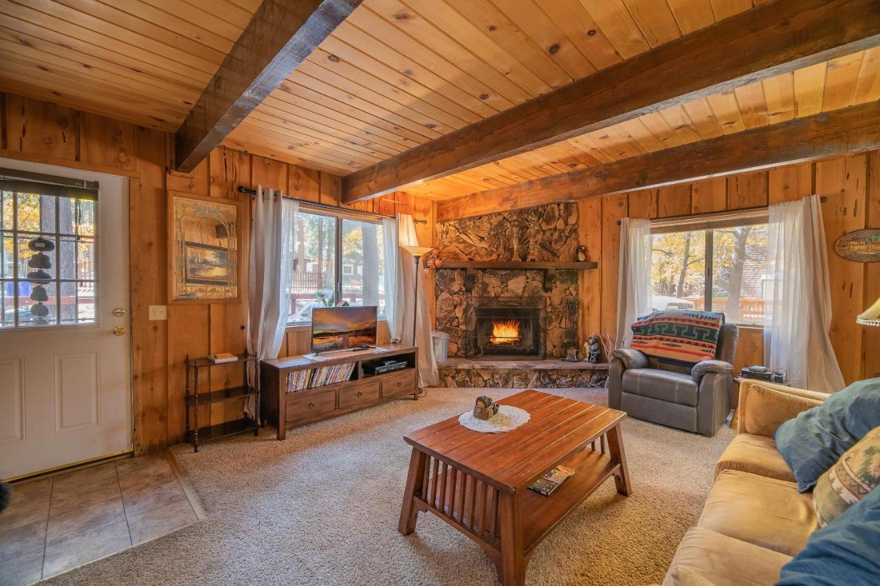 Bearfoot Cabin -Cute And Cozy Mountain Home, Conveniently Close To Everything! Биг Беър Лейк Екстериор снимка