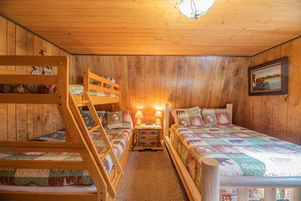Bearfoot Cabin -Cute And Cozy Mountain Home, Conveniently Close To Everything! Биг Беър Лейк Екстериор снимка
