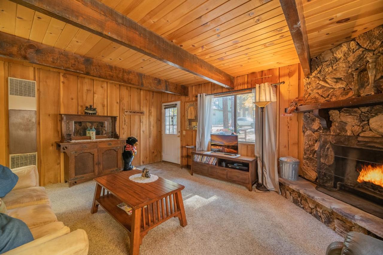 Bearfoot Cabin -Cute And Cozy Mountain Home, Conveniently Close To Everything! Биг Беър Лейк Екстериор снимка