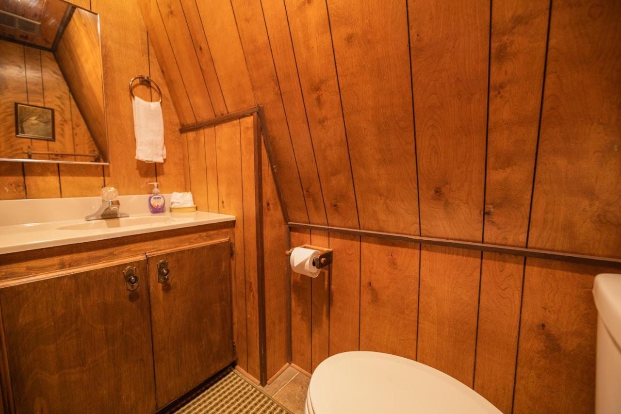 Bearfoot Cabin -Cute And Cozy Mountain Home, Conveniently Close To Everything! Биг Беър Лейк Екстериор снимка